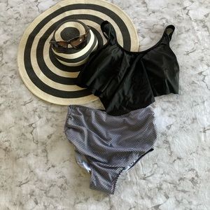 High waisted Black and white swim suit